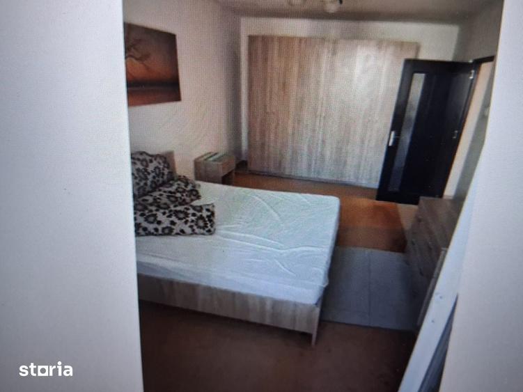 Apartament cu 2 camere decomandat în Tei