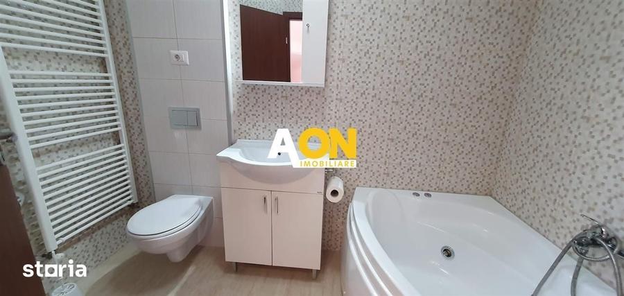Casă cu 10 camere cu Teren 417 Mp în Central