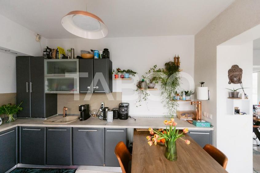 Penthouse cu 3 camere decomandat, mobilat în Cisnădie