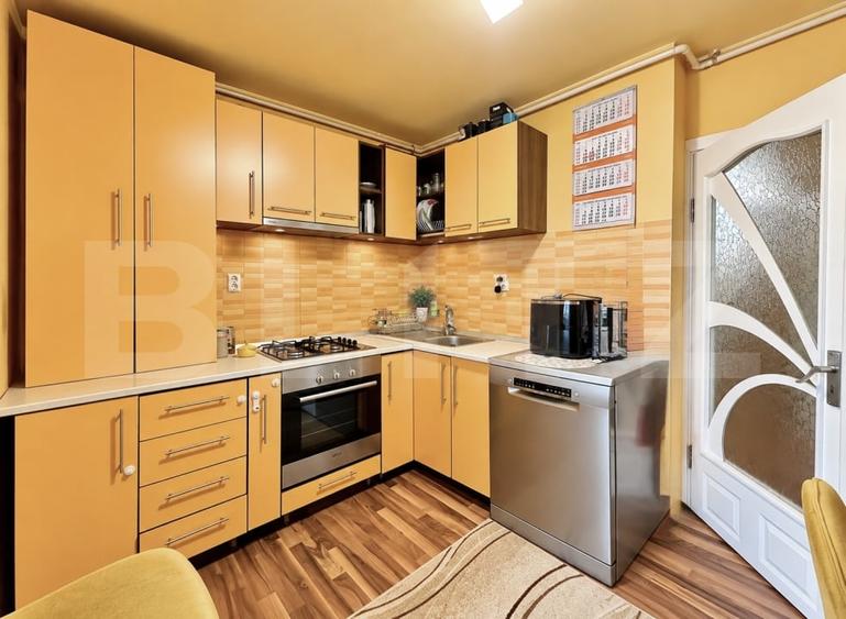 Apartament cu 3 camere decomandat, mobilat în Cetate