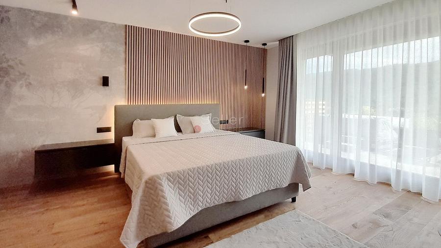 Apartament cu 3 camere decomandat, mobilat în Drumul Poienii