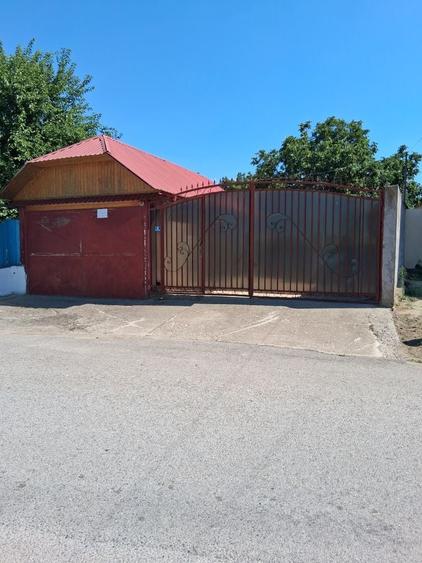 Casă cu 3 camere în Ostrov