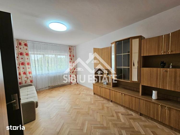 Apartament cu 2 camere decomandat în Valea Aurie
