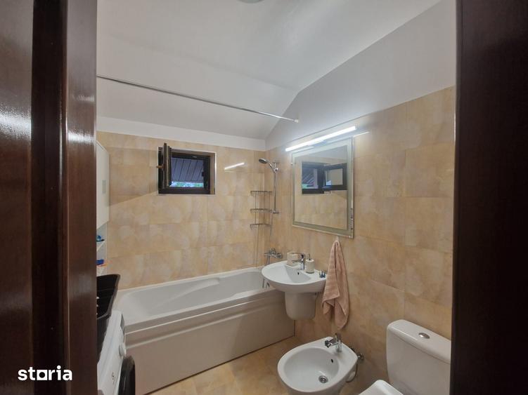 Apartament cu 2 camere în Podu Roș