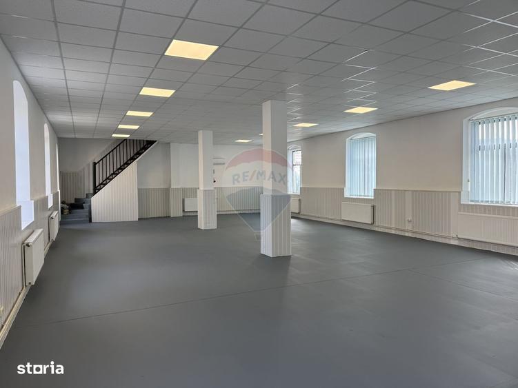 Spațiu comercial, de 200 mp, în Central