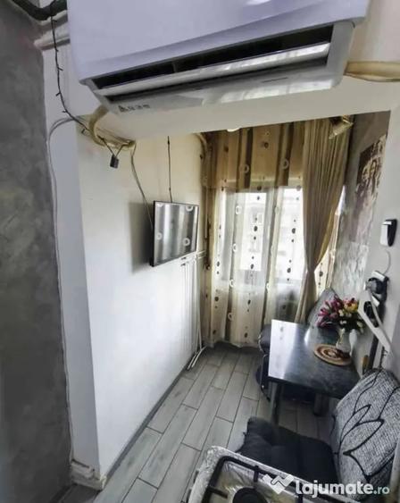 Garsonieră decomandată în 9 Mai