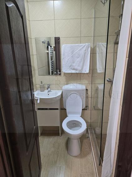 Casă individuală cu 2 camere cu Canalizare în Central