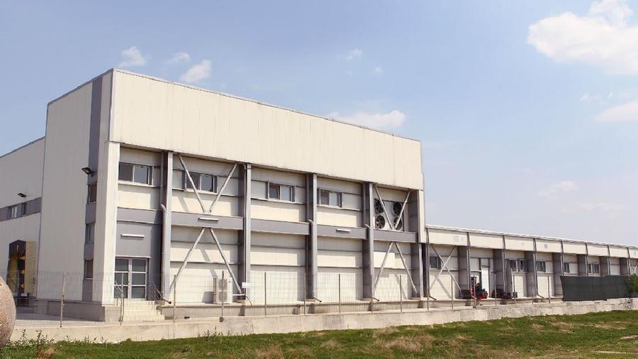 Spațiu industrial, de 2,333 mp, în Cârcea