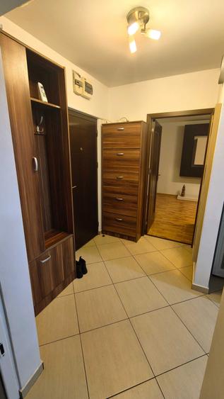 Apartament cu 2 camere decomandat în Km 4