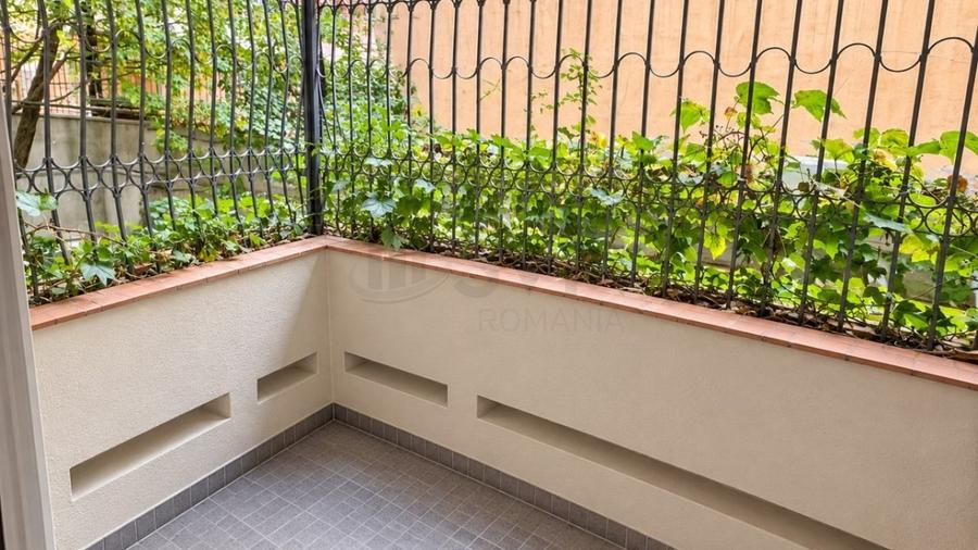 Apartament cu 4 camere decomandat, mobilat în Primăverii