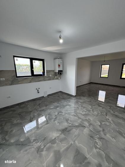 Casă cu 3 camere cu Teren 600 Mp în Cordun