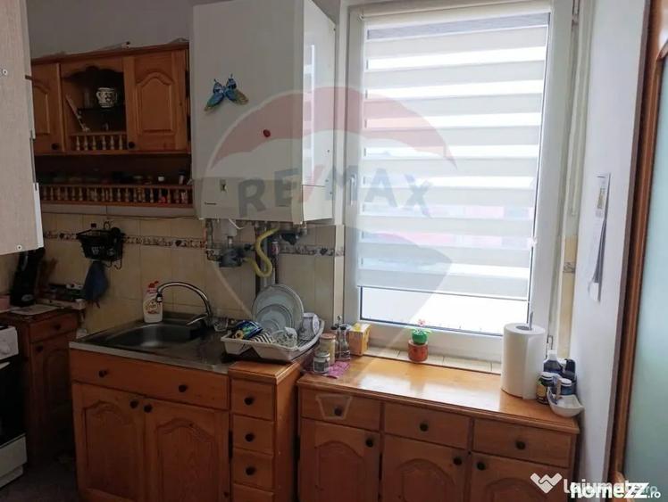 Casă cu 5 camere cu Teren 343 Mp în Central