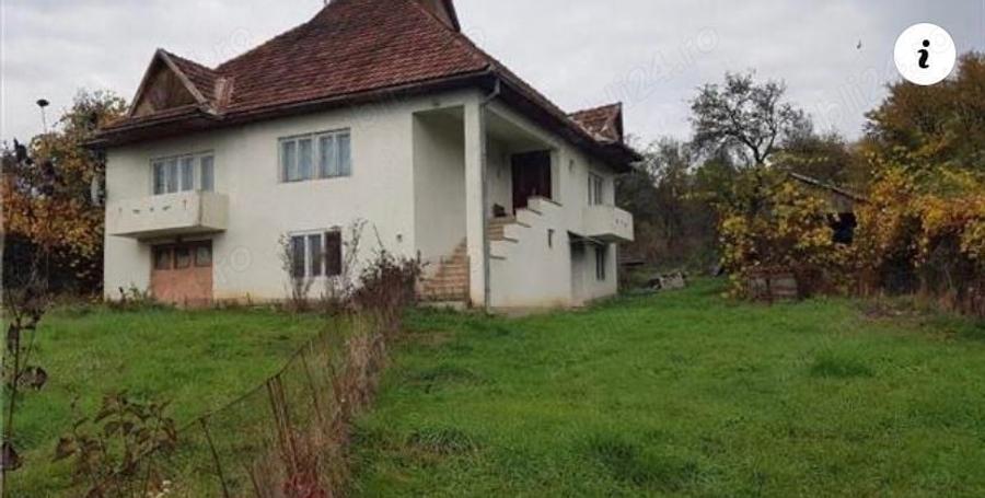 Casă cu 4 camere în Baia Sprie