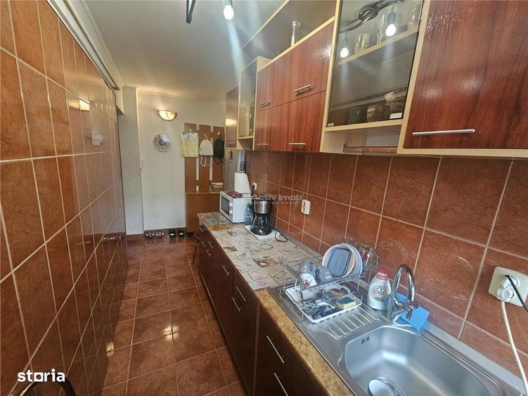 Apartament cu 3 camere, mobilat în Central