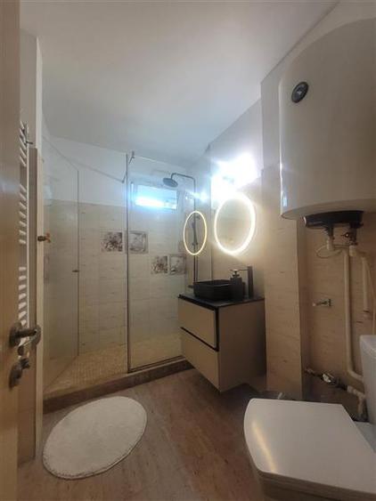 Apartament cu 2 camere decomandat în Republica