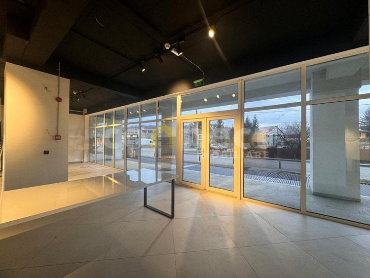 Spațiu comercial, de 200 mp, în Dâmbul Rotund
