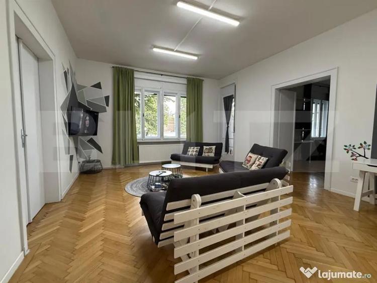 Apartament cu 4 camere decomandat, mobilat în Central