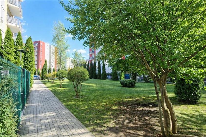 Apartament cu 3 camere decomandat, mobilat în Avantgarden