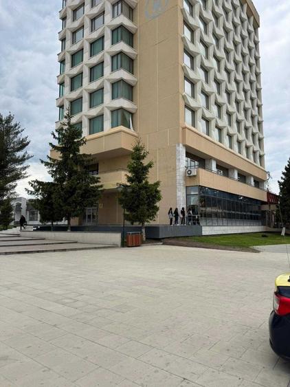 Spațiu comercial, de 295 mp, în Ultracentral