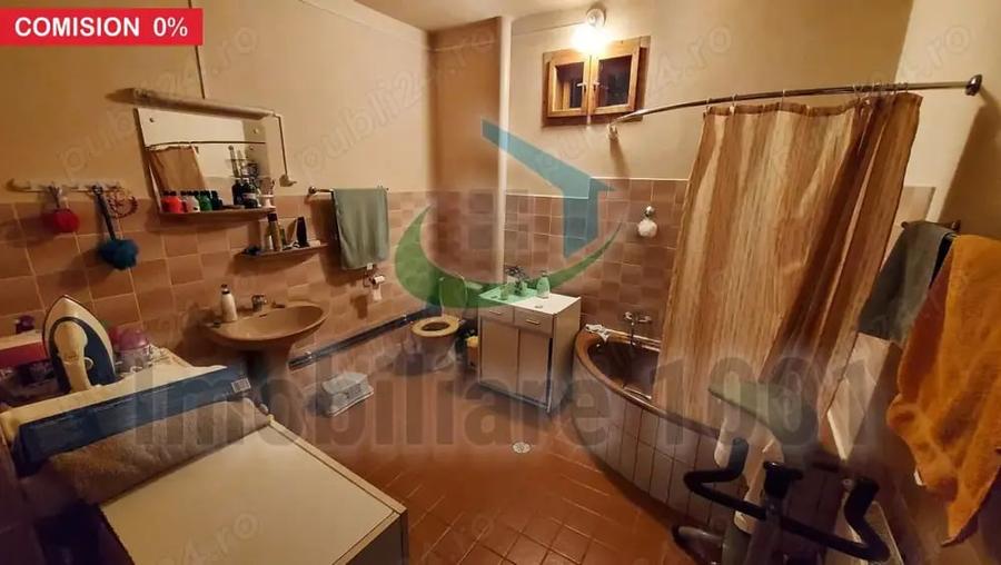 Casă cu 6 camere cu Teren 1658 Mp în Colțirea