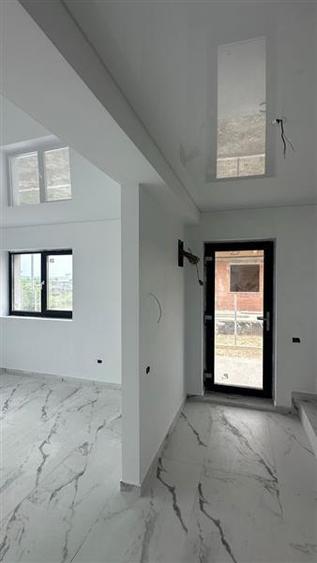 Casă cu 3 camere cu Teren 220 Mp în Dărăști-Ilfov