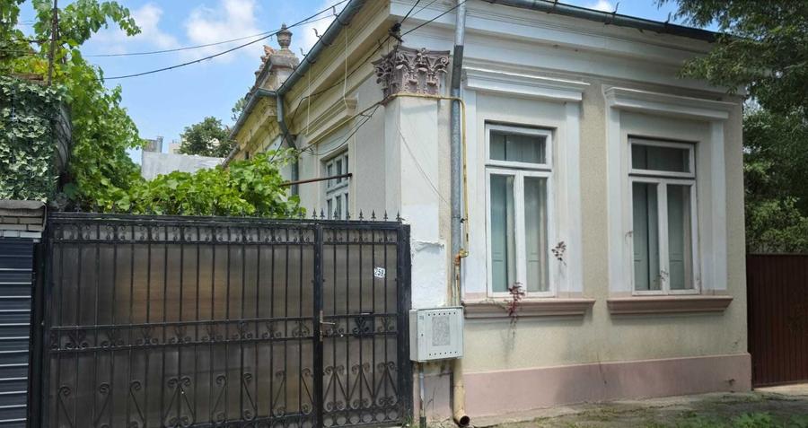 Casă cu 4 camere în Ultracentral