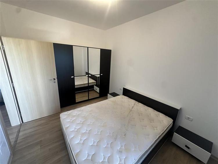 Apartament cu 2 camere decomandat în Lipovei