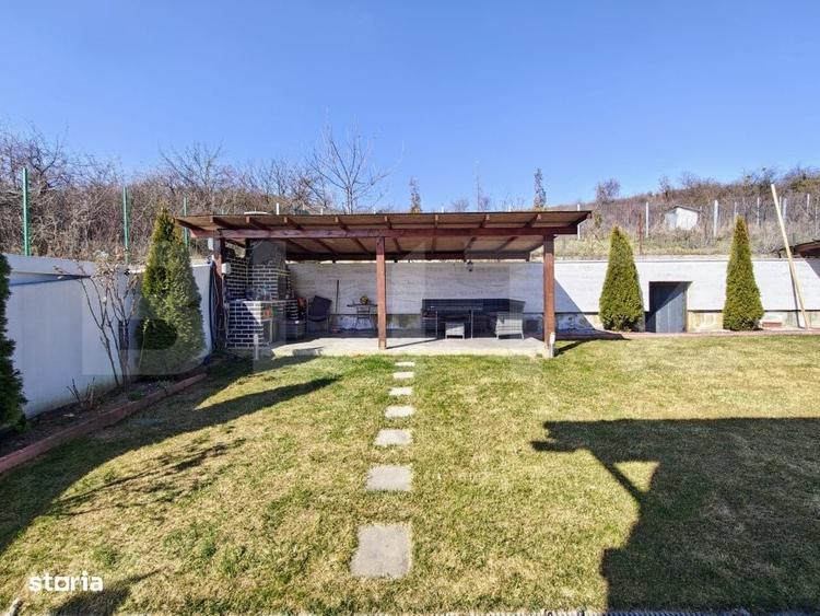 Casă cu 4 camere în Viișoara