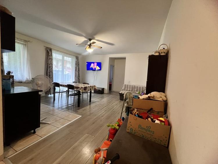 Apartament cu 3 camere semidecomandat în Florești — fotografia 1
