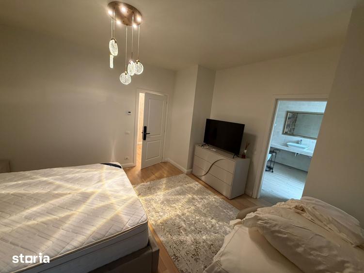 Casă cu 6 camere cu Teren 500 Mp în Băneasa