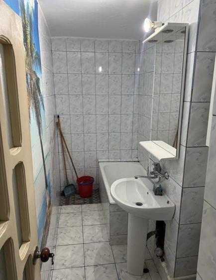 Garsonieră decomandată în Central