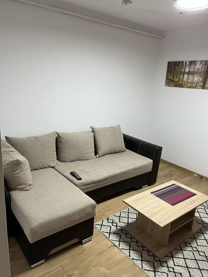 Garsonieră decomandată în Central