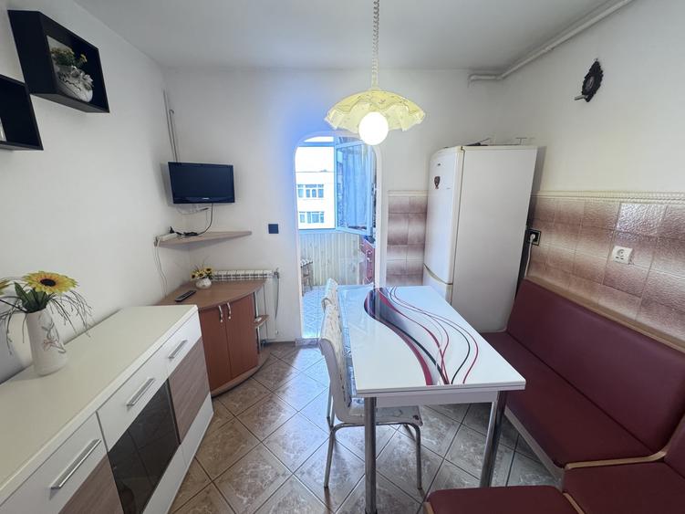 Apartament cu 2 camere decomandat, mobilat în Nord