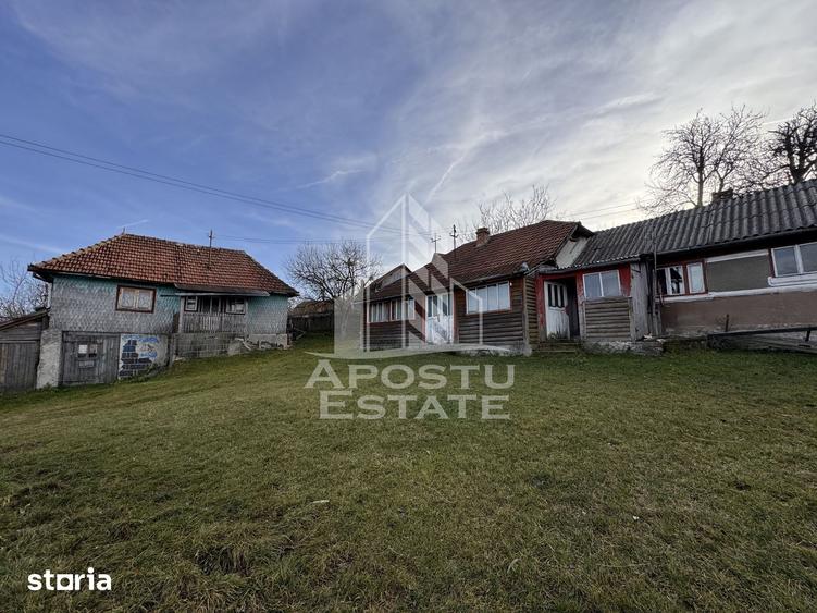 Casă cu 4 camere cu Teren 2231 Mp în Cerbăl