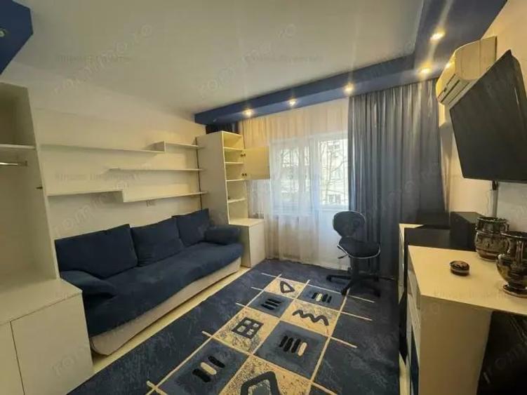 Apartament cu 3 camere decomandat în Decebal