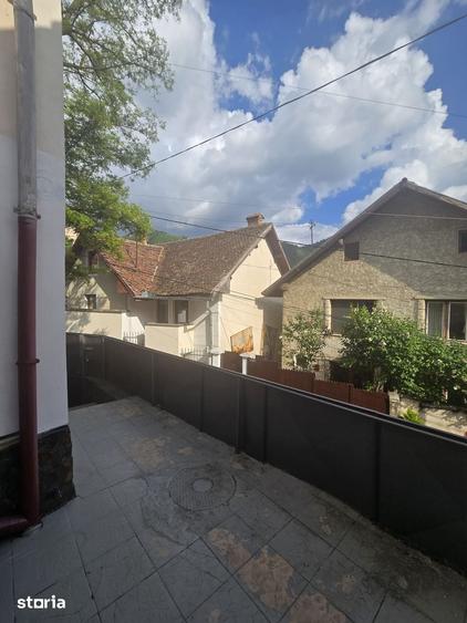 Casă cu 2 camere cu Teren 94 Mp în Schei