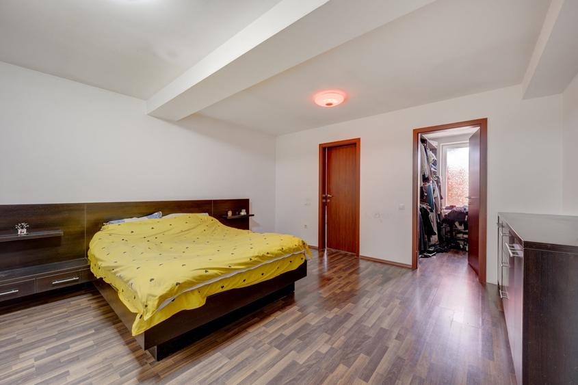 Casă individuală cu 5 camere cu Garaj în Snagov