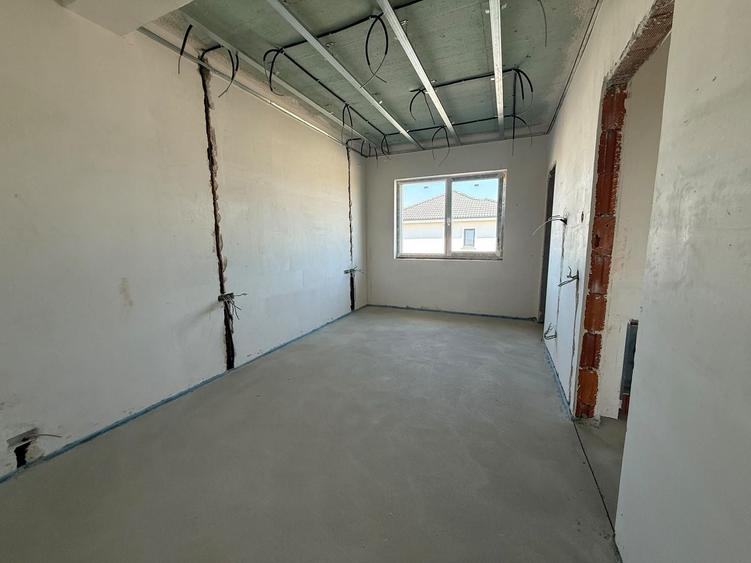 Duplex cu 4 camere cu Canalizare în Șura Mică
