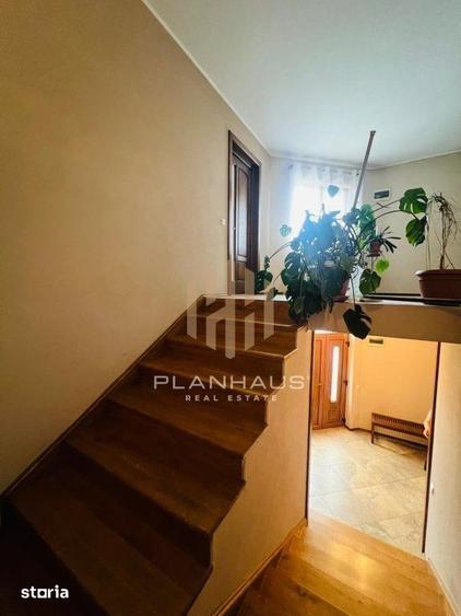 Casă cu 5 camere cu Teren 1000 Mp în Recea