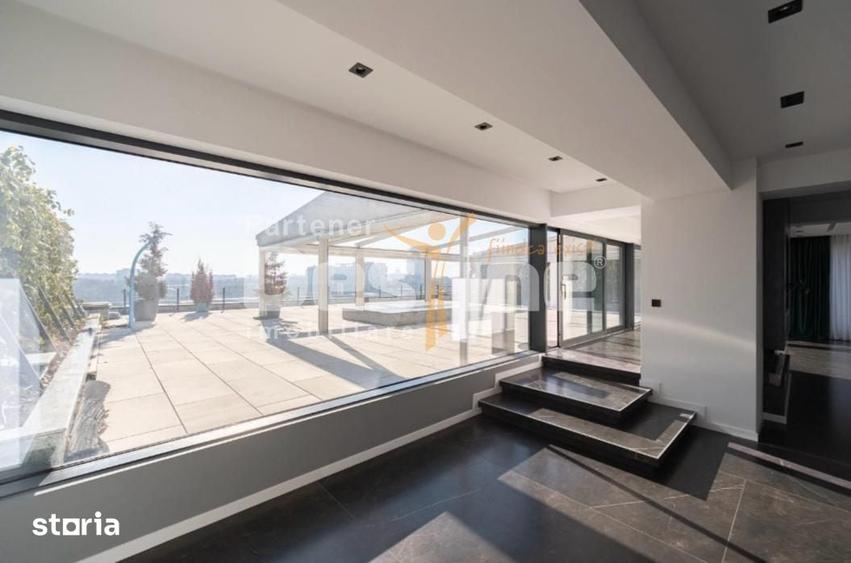 Apartament cu 5 camere în Tei