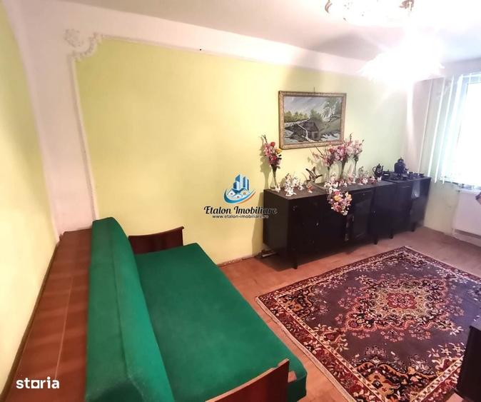 Apartament cu 3 camere decomandat în Sud