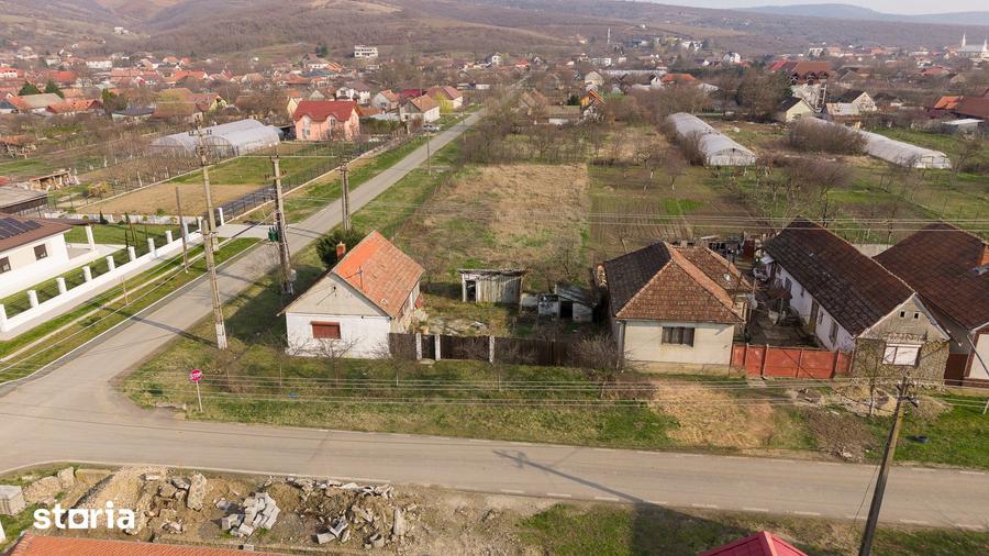 Casă cu 2 camere cu Teren 1570 Mp în Ghioroc