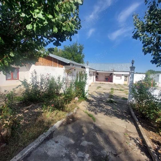 Spațiu comercial, de 800 mp, în Vânători