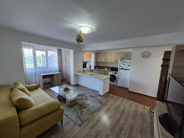 Apartament cu 2 camere semidecomandat, mobilat în Titan