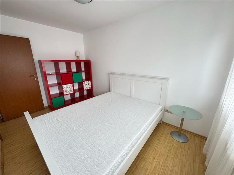 Apartament cu 3 camere decomandat, mobilat în Hipodrom 2