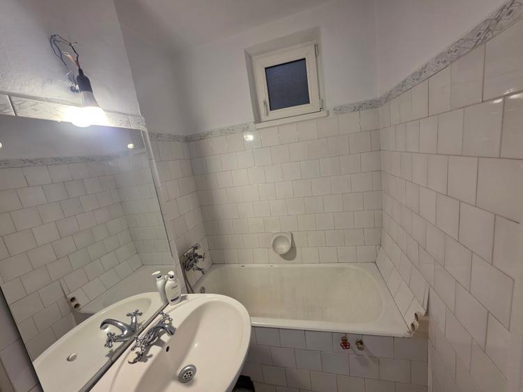 Apartament cu 3 camere decomandat în Bălcescu