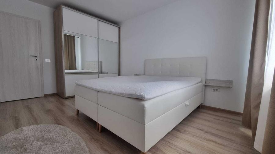 Apartament cu 2 camere decomandat în Titan