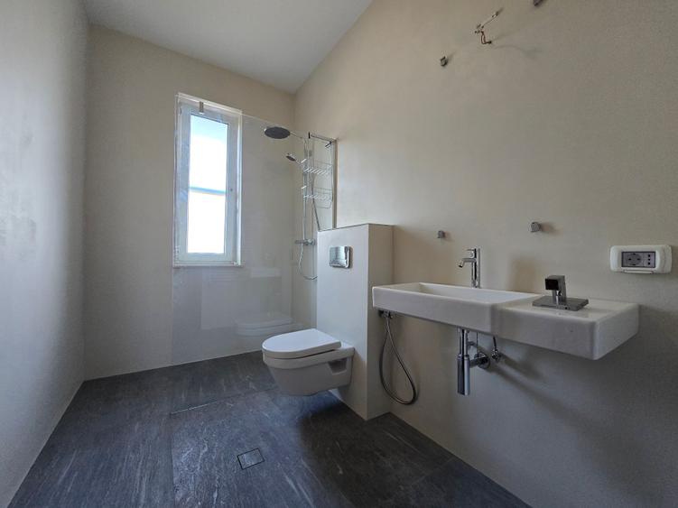 Casă individuală cu 5 camere cu Canalizare în Pipera