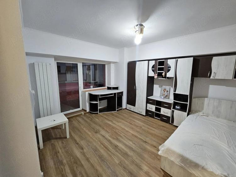 Garsonieră decomandată în Traian