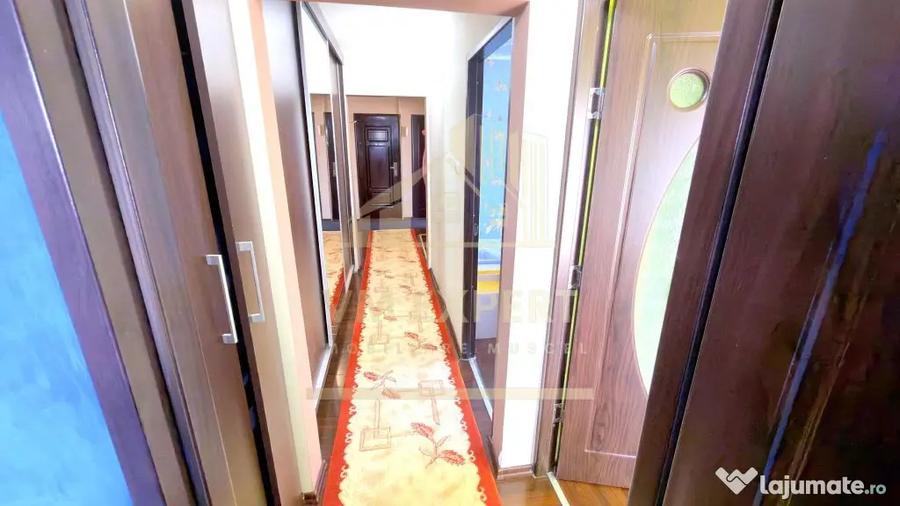 Apartament cu 3 camere decomandat în Sud